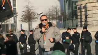 Sternmarsch auf Berlin Demo am Reichstag 28.02.2015 - Rede von Stéphane Simon ("Der Franzose")
