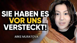 Akerke Muratova wurde AUS EINER ANDEREN REALITÄT auf die ERDE geschickt, um MENSCH zu werden 