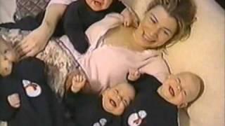 Babies lachen - aus Spass an der Freud - Papa ist lustig