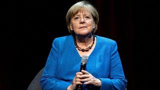Altkanzlerin Angela Merkel im Live-Gespräch mit Schriftsteller Alexander Osang