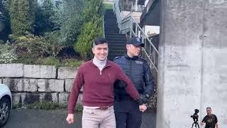 Martin Sellner in der Schweiz von Polizei abgeführt (Zusammenfassung)
